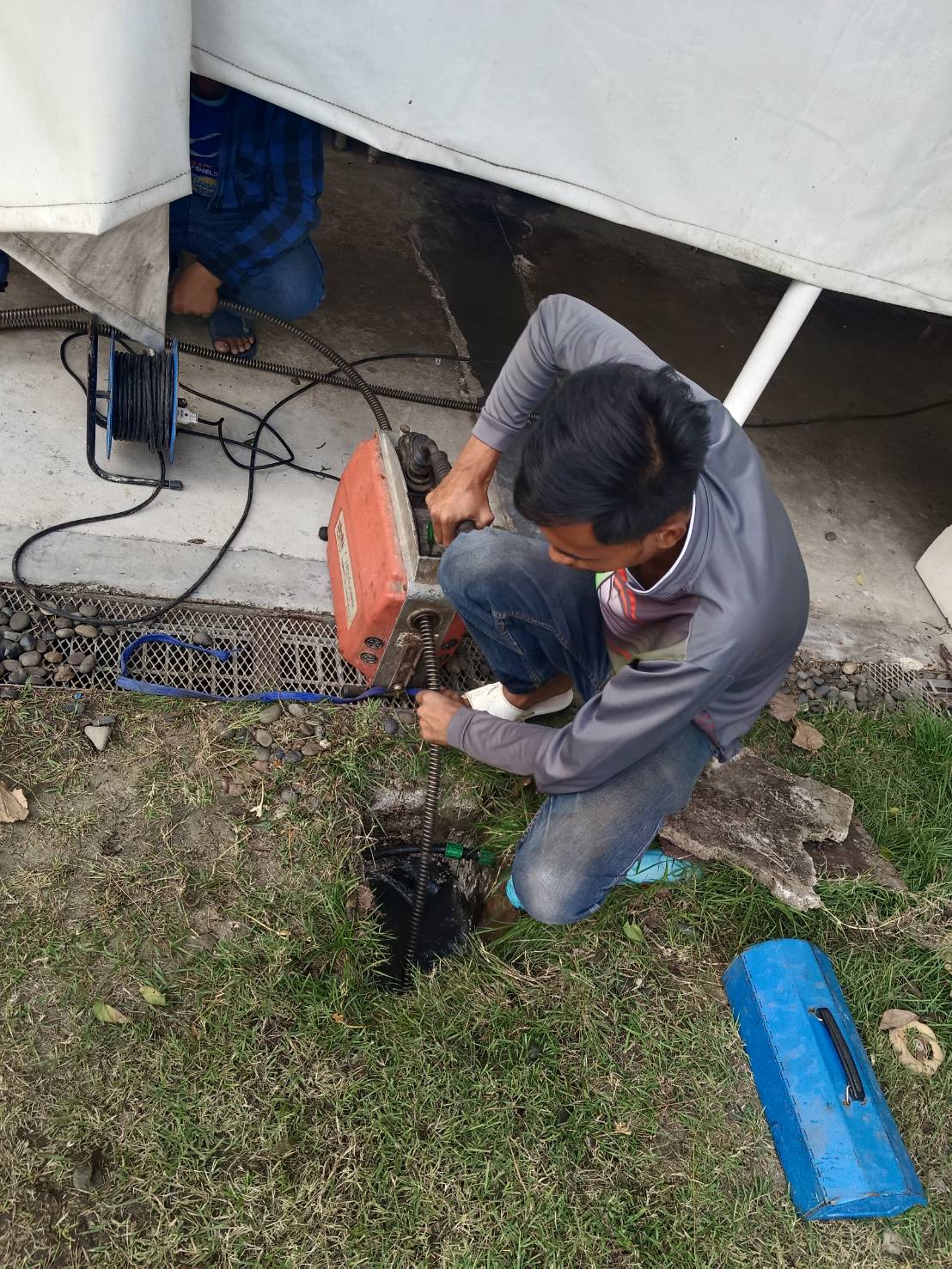6 - https://บริการรับแก้ไขท่อตันส้วมตัน.com | แก้ไขท่อตันส้วมตัน - บริการแก้ท่อตัน ส้วมตัน ลอกท่อ ทุกประเภท ด้วยงูเหล็ก วางถังแซท ขุดบ่อส้วม ครอบคลุมราชบุรี สมุทรสงคราม กาญจนบุรี และเพชรบุรี