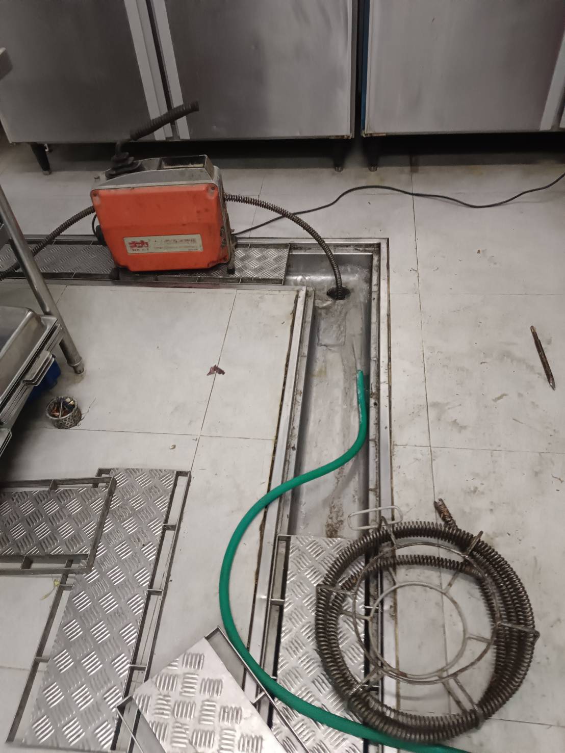 8 - https://บริการรับแก้ไขท่อตันส้วมตัน.com | แก้ไขท่อตันส้วมตัน - บริการแก้ท่อตัน ส้วมตัน ลอกท่อ ทุกประเภท ด้วยงูเหล็ก วางถังแซท ขุดบ่อส้วม ครอบคลุมราชบุรี สมุทรสงคราม กาญจนบุรี และเพชรบุรี